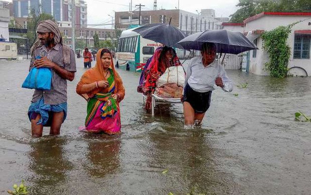 Số người thiệt mạng tại Ấn Độ do mưa lũ lên tới gần 140 người - Ảnh 1.