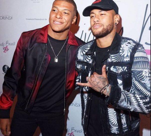 Neymar, Mbappe quẩy tưng bừng với dàn chân dài nóng bỏng - Ảnh 4.