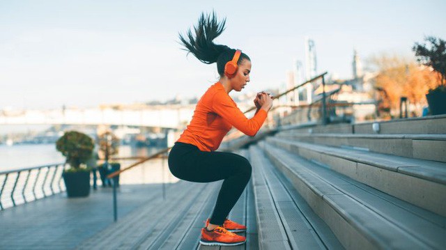 10 cách giảm huyết áp ngay tại nhà, đơn giản ai cũng có thể làm theo để đẩy lùi bệnh tật - Ảnh 1. 10 cách giảm huyết áp ngay tại nhà, đơn giản ai cũng có thể làm theo để đẩy lùi bệnh tật - Ảnh 1.