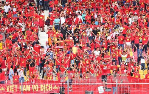 Huy động lực lượng ngăn chặn gây rối, đốt pháo trận Việt Nam vs Malaysia - Ảnh 2. Huy động lực lượng ngăn chặn gây rối, đốt pháo trận Việt Nam vs Malaysia - Ảnh 2.