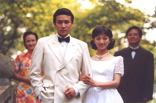 Lục Nghị - Mỹ nam hàng đầu Trung Quốc: Mối tình 20 năm suýt lung lay vì tin đồn ngoại tình với Phạm Băng Băng - Ảnh 2. Lục Nghị - Mỹ nam hàng đầu Trung Quốc: Mối tình 20 năm suýt lung lay vì tin đồn ngoại tình với Phạm Băng Băng - Ảnh 2.