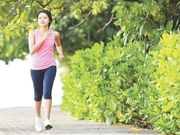 4 cách chuyển tư thế tốt giúp ít đau lưng - Ảnh 2. 4 cách chuyển tư thế tốt giúp ít đau lưng - Ảnh 2.