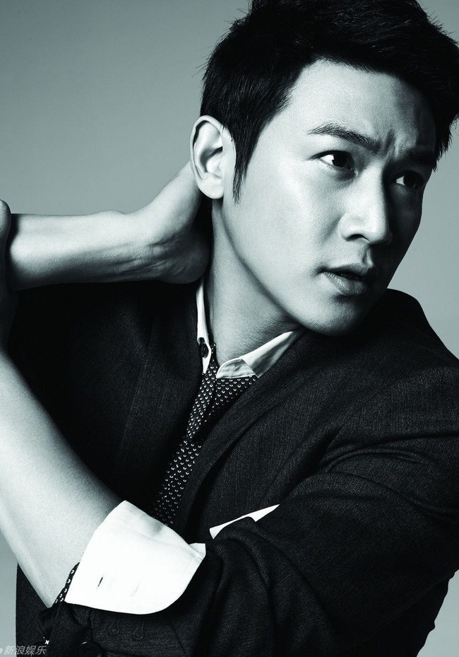 Lục Nghị - Mỹ nam hàng đầu Trung Quốc: Mối tình 20 năm suýt lung lay vì tin đồn ngoại tình với Phạm Băng Băng - Ảnh 4. Lục Nghị - Mỹ nam hàng đầu Trung Quốc: Mối tình 20 năm suýt lung lay vì tin đồn ngoại tình với Phạm Băng Băng - Ảnh 4.