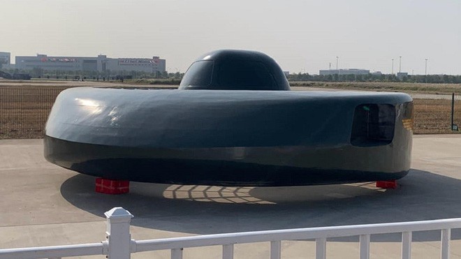 Khám phá trực thăng Siêu cá mập trắng lớn giống robot hút bụi của Trung Quốc - Ảnh 1.