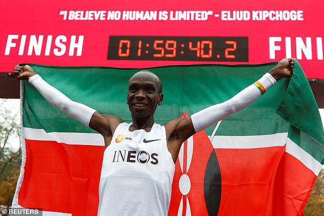 Eliud Kipchoge chinh phục giấc mơ của nhân loại, chạy marathon dưới 2 giờ - Ảnh 2.