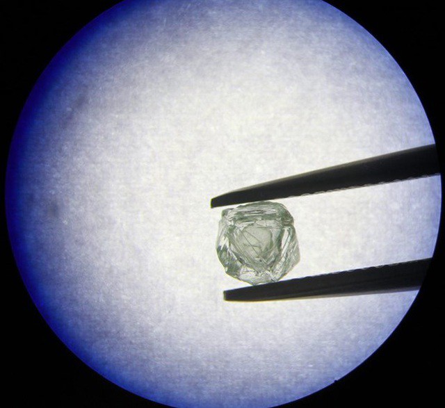 Viên kim cương độc nhất trên thế giới 800 triệu năm tuổi - Ảnh 1.