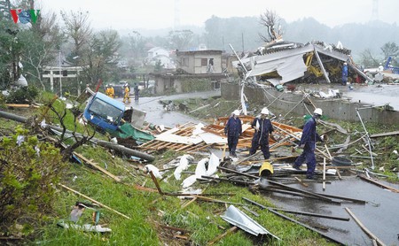 Nhật Bản sau bão Hagibis: Đường biến thành sông, nhà cửa đổ sập - Ảnh 6.