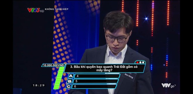 Tham gia gameshow, anh chàng du học sinh bỗng bị lùng sục trên MXH vì quá sức điển trai - Ảnh 2.