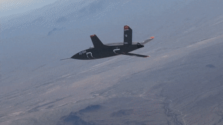 Tiêm kích F-35 bắn nhầm UAV tàng hình đắt tiền XQ-58A Valkyrie khi luyện tập? - Ảnh 1.