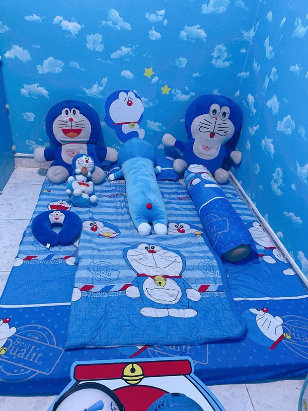 Dân tình choáng với căn phòng ngợp màu xanh của cô gái gần 30 tuổi không chịu lấy chồng vì còn mải mê Doraemon - Ảnh 3.