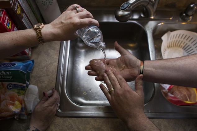 Khủng hoảng nước sạch tại Mỹ năm 2014: 15 người phải hầu tòa, 1 người bị buộc tội ngộ sát - Ảnh 2.