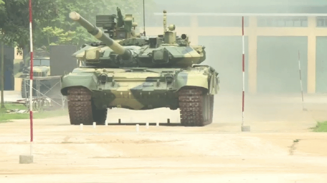 Tầm nhìn chiến lược và sự trưởng thành của bộ đội TTG Việt Nam - Mua xe tăng T-90 hiện đại - Ảnh 5.