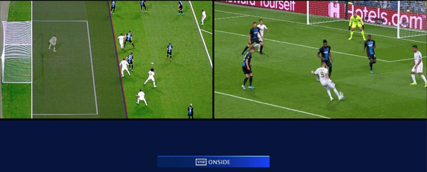 Courtois để thủng lưới hài hước, VAR cứu Real Madrid thoát khỏi trận thua nhục nhã trên sân nhà - Ảnh 8.