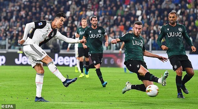 Ronaldo tỏa sáng, Juventus vững ngôi đầu - Ảnh 1.