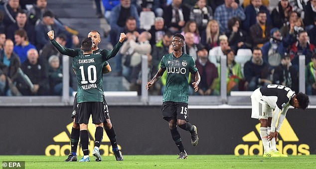 Ronaldo tỏa sáng, Juventus vững ngôi đầu - Ảnh 3.