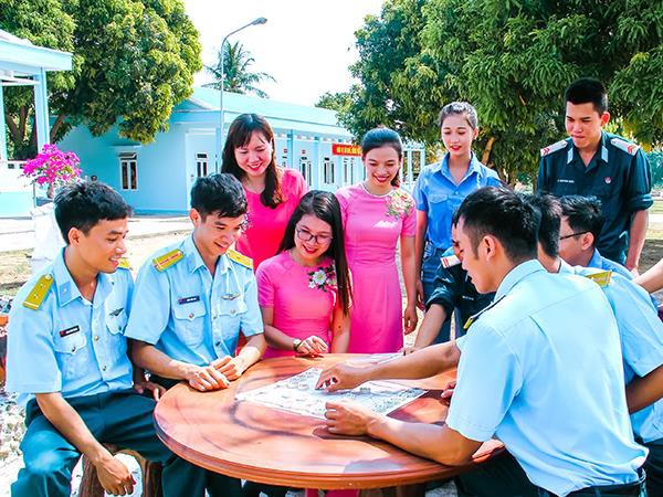 Sư đoàn Phòng không 377: Những người lính canh trời, giữ biển - Ảnh 13.