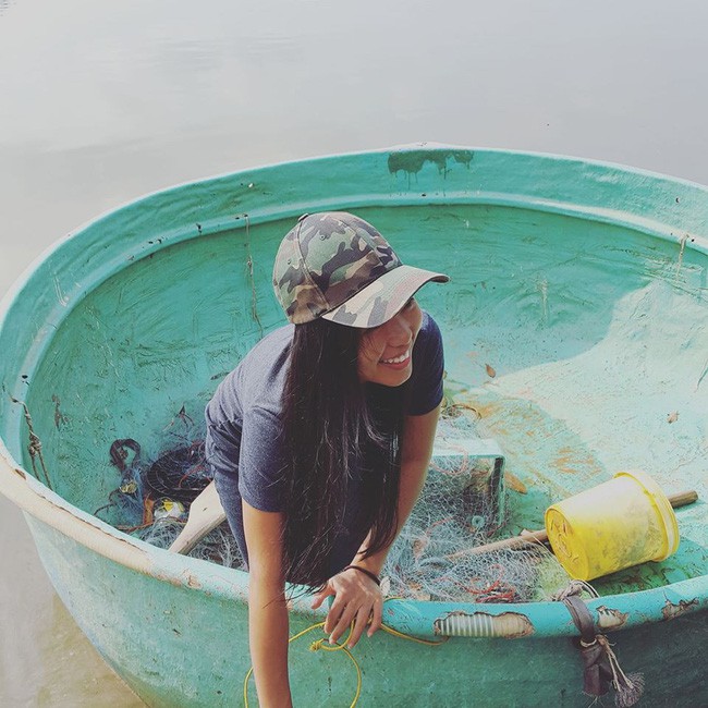 Cô gái Sài Gòn chỉ mua 10 bộ quần áo, 3 đôi giày, 1 cây son và không dùng sữa rửa mặt, kem chống nắng nhưng nhìn nhan sắc, làn da thì ai cũng giật mình - Ảnh 6.