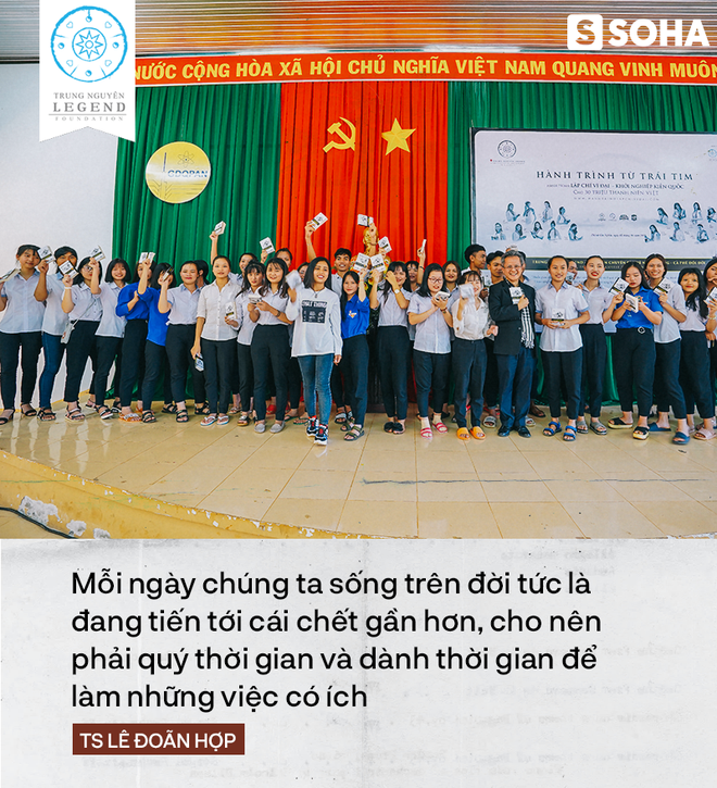 Vì sao Hoa hậu Mai Phương Thúy nói tuổi trẻ nên sống điên rồ hơn một chút? - Ảnh 4.