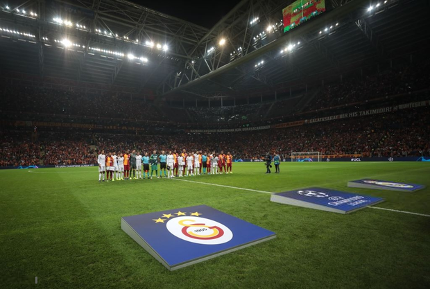 Courtois hóa người nhện, Real Madrid lần đầu hưởng niềm vui chiến thắng tại Champions League mùa này - Ảnh 1.