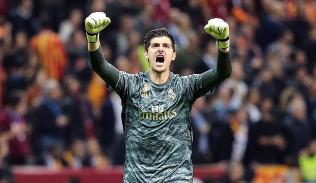 Courtois hóa người nhện, Real Madrid lần đầu hưởng niềm vui chiến thắng tại Champions League mùa này - Ảnh 2.