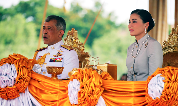 Hé lộ thông điệp cuối cùng trên Instagram của Hoàng quý phi trước khi bị phế truất, ngầm khẳng định không bất trung với vua Thái Lan - Ảnh 3.