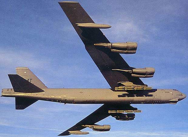 Nga giật mình khi pháo đài bay B-52 Mỹ áp sát bán đảo Crimea - Ảnh 10.