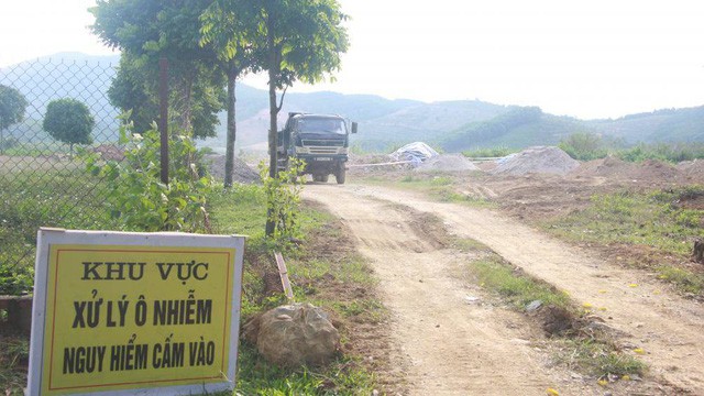  Tiết lộ bất ngờ về nơi cung cấp số dầu thải bị đổ trộm vào nguồn nước sạch sông Đà  - Ảnh 2.