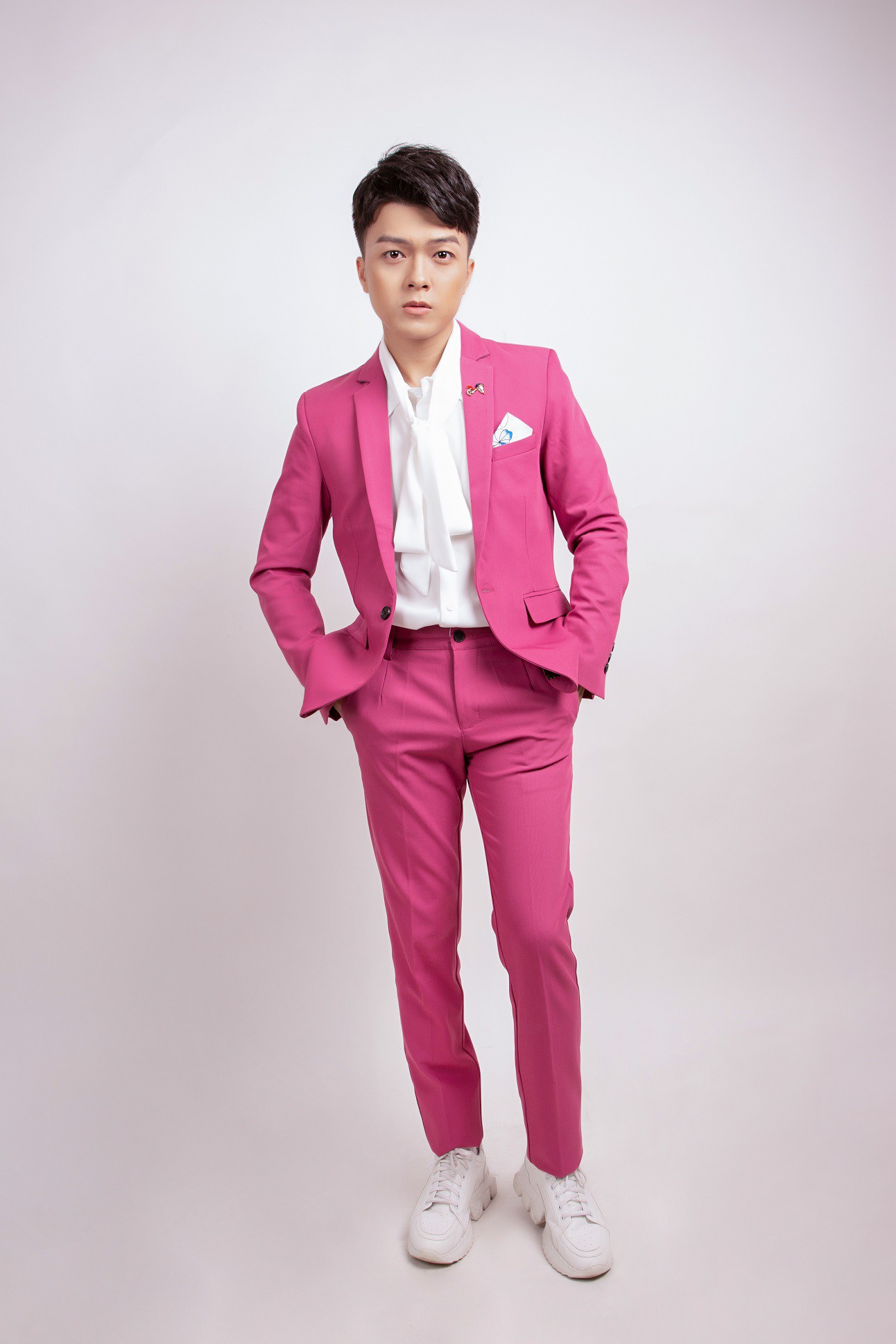 Khánh Hoàng Bolero bán nhà để theo đuổi đam mê ca hát - Ảnh 4. Khánh Hoàng Bolero bán nhà để theo đuổi đam mê ca hát - Ảnh 4.