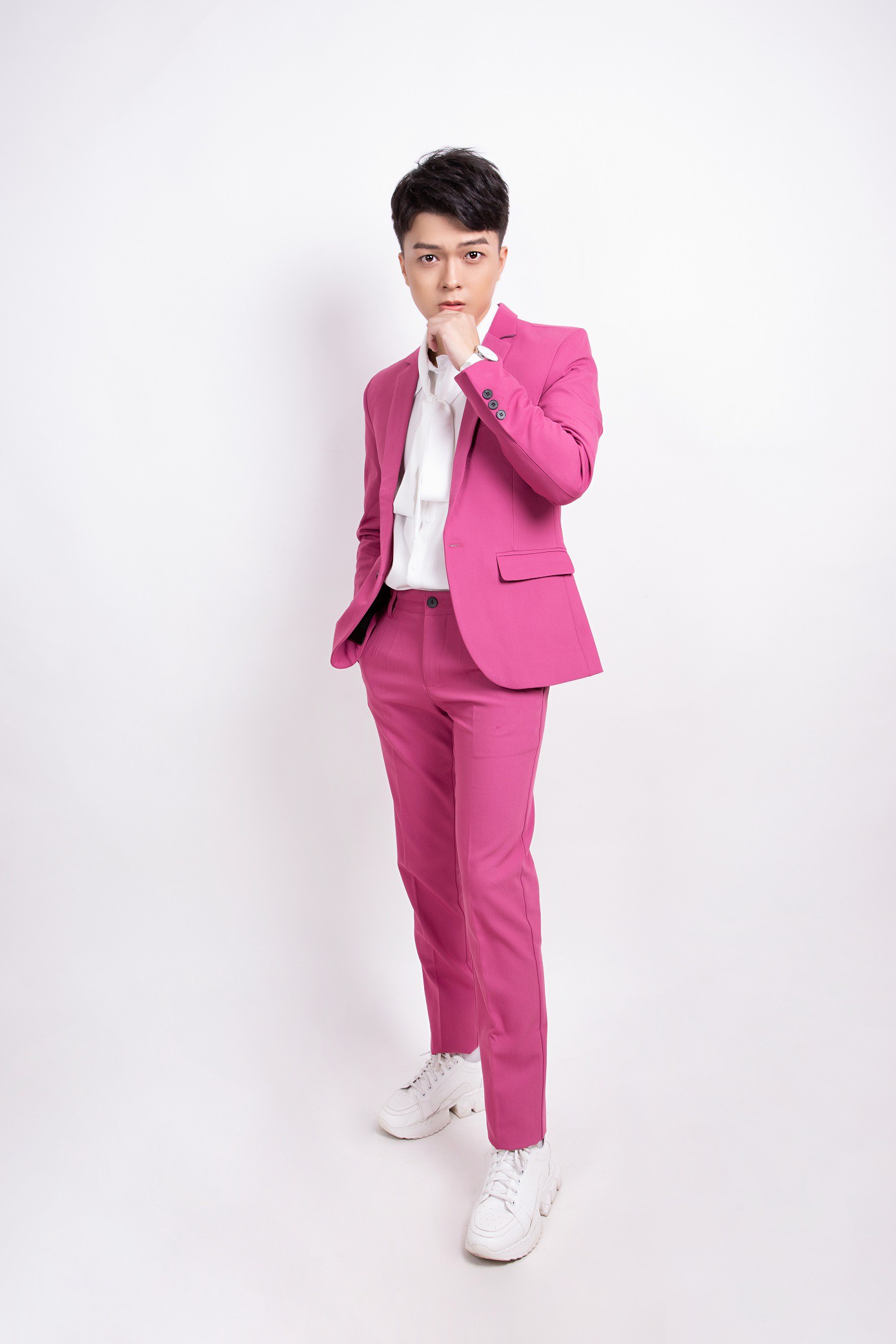 Khánh Hoàng Bolero bán nhà để theo đuổi đam mê ca hát - Ảnh 3. Khánh Hoàng Bolero bán nhà để theo đuổi đam mê ca hát - Ảnh 3.