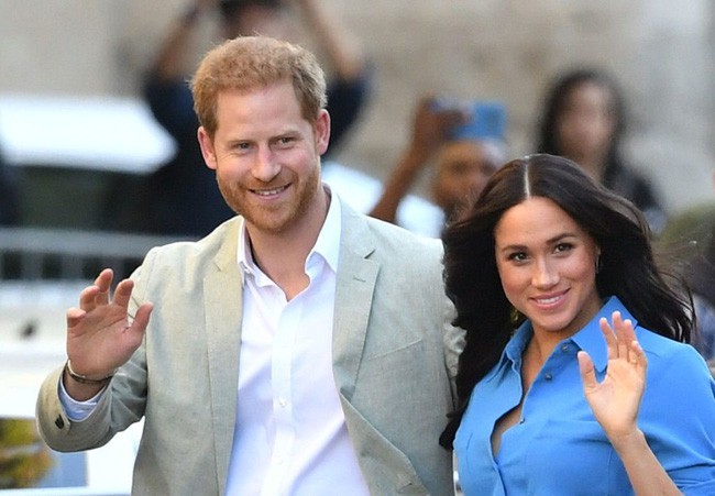 Vợ chồng Hoàng tử Harry - Meghan Markle lên kế hoạch chuẩn bị rời xa Vương quốc Anh mãi mãi? - Ảnh 1.