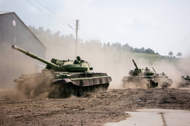Chiến tăng T-62M Nga vừa viện trợ cho Syria đã bị phiến quân đánh tan tành - Ảnh 7.