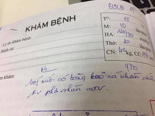 Uống ly trà lẫn băng keo y tế đã qua sử dụng có sợ lây nhiễm HIV? BS chuyên khoa lên tiếng - Ảnh 1.