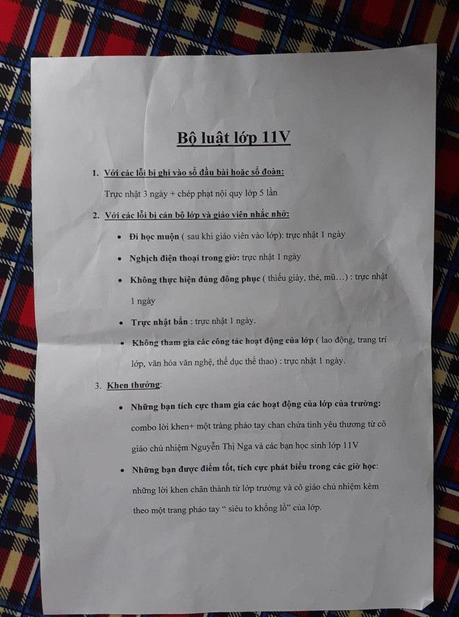 Cô giáo đưa ra bộ luật lớp học cực khó đỡ, mắc lỗi thì phạt tới tấp, còn làm tốt thì phần thưởng “trời ơi đất hỡi” vô cùng - Ảnh 1.