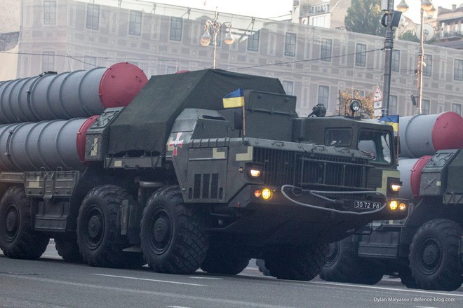 Ukraine bất ngờ khai hỏa S-300 dữ dội sát bán đảo Crimea - Ảnh 12.