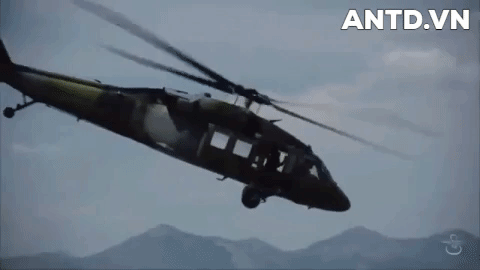 Trực thăng Diều hâu đen chở đặc nhiệm Mỹ tiêu diệt trùm khủng bố IS - Ảnh 20.