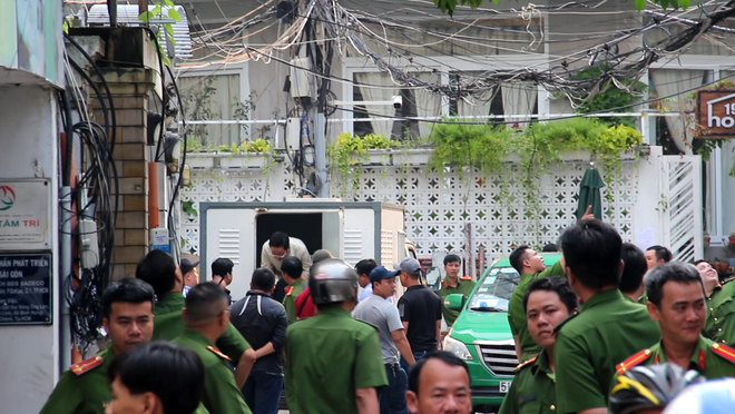 Thực nghiệm hiện trường vụ thẩm phán, giảng viên kiếm sát bị tố bắt trẻ em - Ảnh 3.