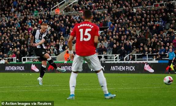 Thua mất mặt trước Newcastle, Man United tiến gần nhóm xuống hạng Premier League - Ảnh 3.