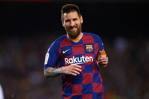 Messi thông nòng bằng siêu phẩm, Barcelona vùi dập kẻ thách thức nhưng niềm vui chưa trọn vẹn bởi drama thẻ đỏ cuối trận - Ảnh 2.