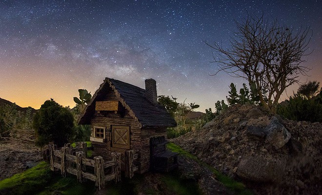 Ngắm những ánh trăng lừa dối tuyệt đẹp từ nghệ thuật chụp ảnh thiên văn bằng tiểu cảnh - Ảnh 2.