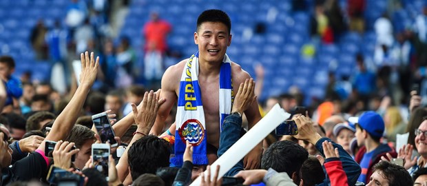 Ra sân ăn đứt Công Phượng, Văn Hậu, ngôi sao Trung Quốc ở La Liga vẫn bị gọi về - Ảnh 1.