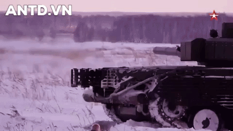 [ẢNH] Nga tiếp nhận quái thú mặt đất T-80BVM, một mũi tên trúng hai đích? - Ảnh 1.
