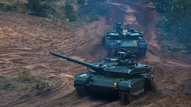 [ẢNH] Nga tiếp nhận quái thú mặt đất T-80BVM, một mũi tên trúng hai đích? - Ảnh 12.