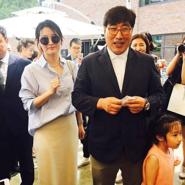 Dae Jang Geum Lee Young Ae: Từ tượng đài nhan sắc Hàn Quốc tới tin đồn là mẹ chồng “búp bê xứ Hàn” Han Chae Young - Ảnh 11. Dae Jang Geum Lee Young Ae: Từ tượng đài nhan sắc Hàn Quốc tới tin đồn là mẹ chồng “búp bê xứ Hàn” Han Chae Young - Ảnh 11.