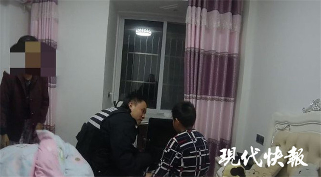 Giật mình phát hiện cháu trai 12 tuổi mất tích, bà nội báo cảnh sát nhờ giúp đỡ, nơi tìm ra đứa bé khiến bà rơi nước mắt - Ảnh 3. Giật mình phát hiện cháu trai 12 tuổi mất tích, bà nội báo cảnh sát nhờ giúp đỡ, nơi tìm ra đứa bé khiến bà rơi nước mắt - Ảnh 3.