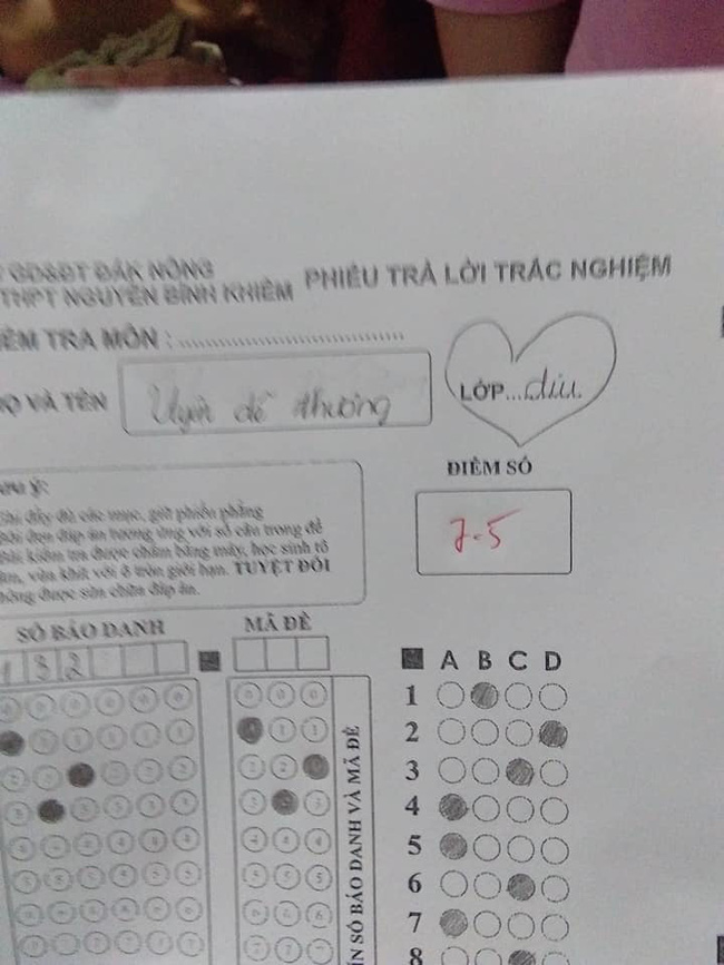 Nữ sinh lầy lội thả thính cả thầy giáo trong bài kiểm tra, hình phạt thích đáng khiến dân mạng phì cười - Ảnh 2.