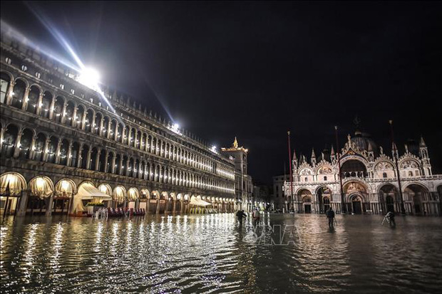 Thảm họa thủy triều nhấn chìm Venice trong biển nước - Ảnh 1.