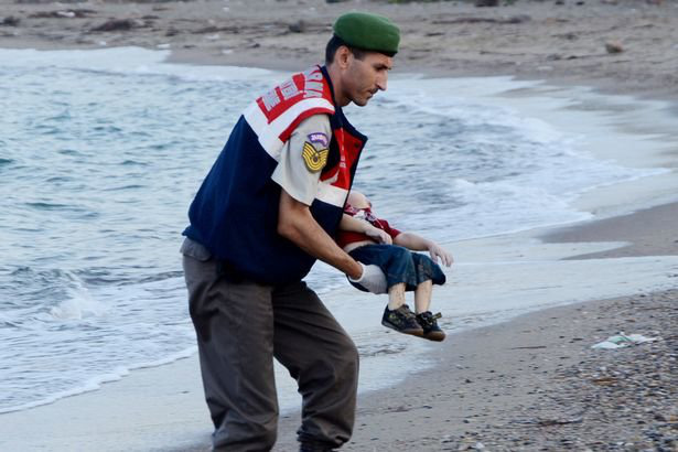 Sự thật thảm khốc sau bức ảnh bé trai Syria chết đuối gây chấn động thế giới - Ảnh 3.