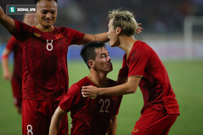 Vòng loại World Cup: Các đại gia sảy chân, Việt Nam tỏa sáng trong ngày ĐNÁ bùng cháy - Ảnh 3.