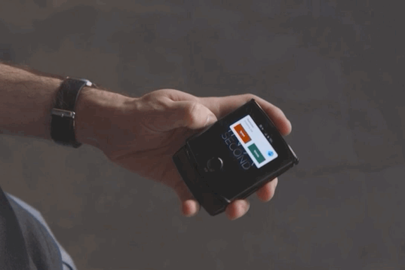 Huyền thoại Motorola Razr hồi sinh dưới dạng smartphone màn hình gập cực ấn tượng - Ảnh 6.