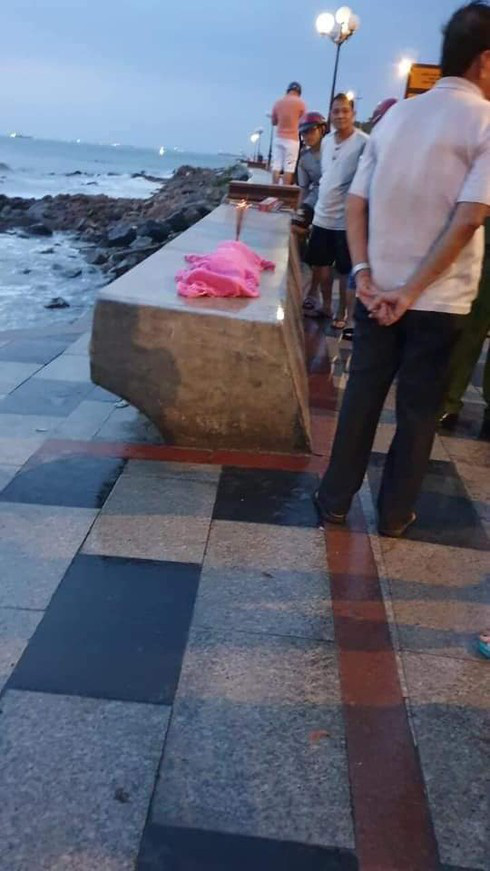 Vụ người cha nghi sát hại 2 con thơ ở biển Vũng Tàu: Nhận dạng thi thể nam ở Đắk Nông - Ảnh 1.
